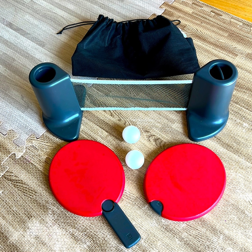 Umbra Pongo Portable Ping Pong set